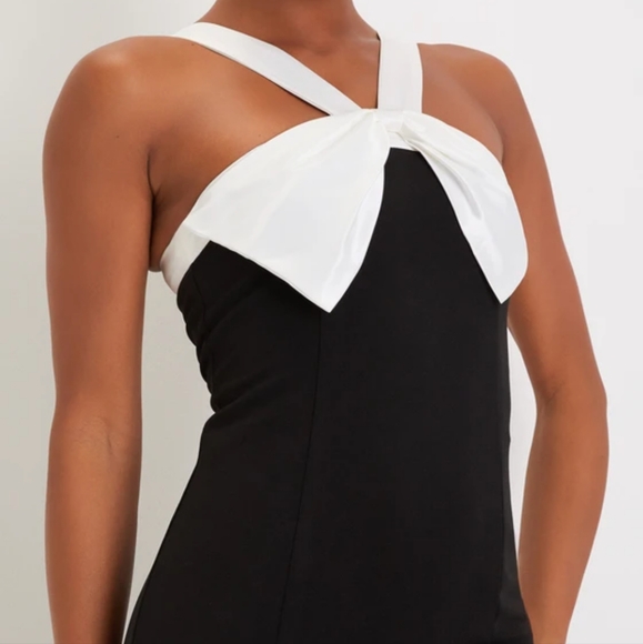 LULU'S BLACK AND WHITE BOW MERMAID MAXI DRESS SIZE MEDIUM - Picture 4 of 8